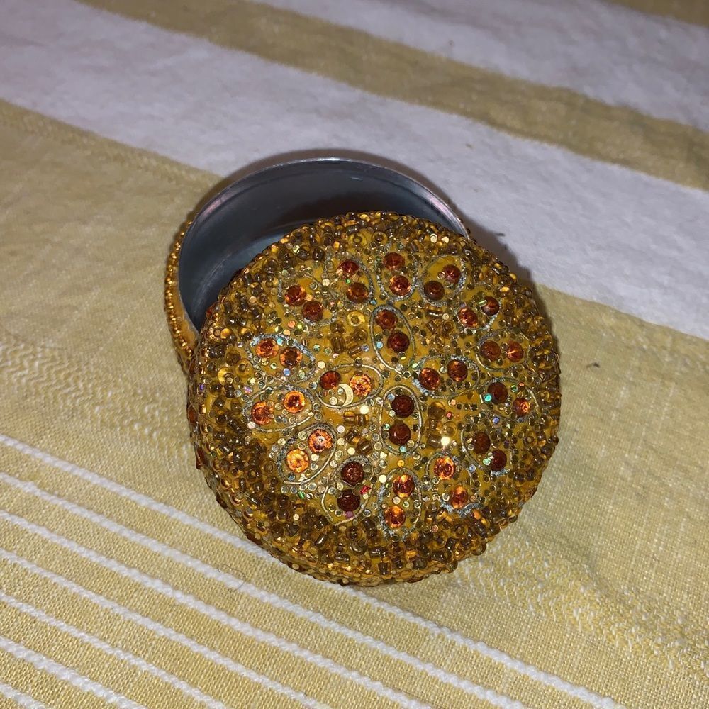 Tiny Circular Beaded Jewelry Box